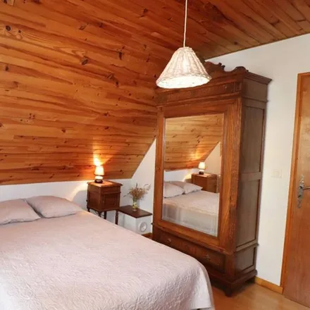 Rent this 2 bed townhouse on 15590 Mandailles-Saint-Julien