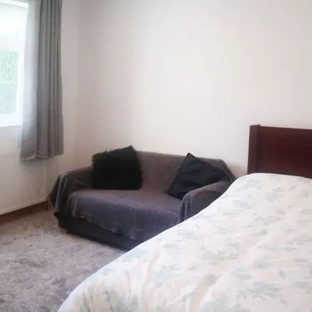 Rent this 8 bed duplex on Greenhead College in Greenhead Road, Huddersfield