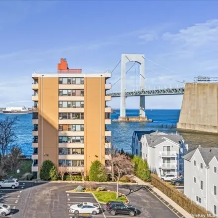 Image 1 - 166-41 Powells Cove Boulevard, New York, NY 11357, USA - Apartment for sale