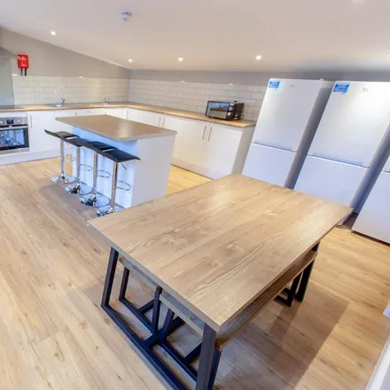 Rent this 9 bed apartment on Hardman House in South Hunter Street, Knowledge Quarter