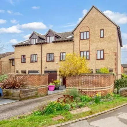 Buy this 4 bed townhouse on Fircroft in Bicester, OX26 3XX