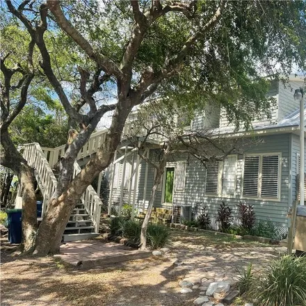 Image 2 - 221 Commerce Street, Portland, TX 78374, USA - House for rent