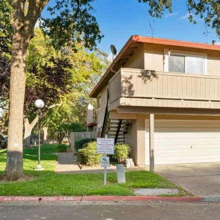 Buy this studio condo on Oakwood Homeowners Association in Peppermill Court, Sacramento County