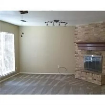 Image 2 - 6824 Trail Lake Drive, Fort Worth, TX 76133, USA - Duplex for sale