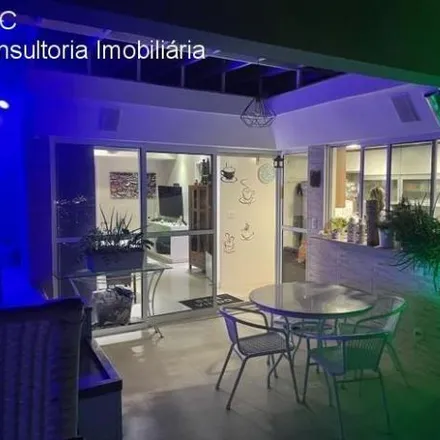Buy this 3 bed apartment on Terminal Alvorada - Arquiteto Jaime Lerner in Avenida das Américas, Barra da Tijuca