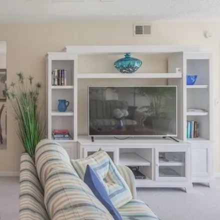 Image 5 - 825 New Waterford Drive, Collier County, FL 34104, USA - Condo for rent