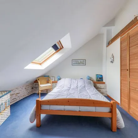 Rent this 2 bed house on Le Tour de Tête in Rue de la Mairie, 56370 Le Tour-du-Parc
