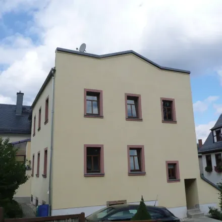 Rent this 2 bed apartment on Neumarkt 15 in 08107 Kirchberg, Germany