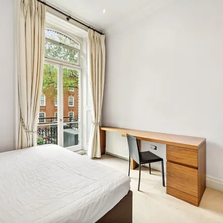 Image 5 - 212 Old Brompton Road, London, SW5 0BS, United Kingdom - Apartment for rent