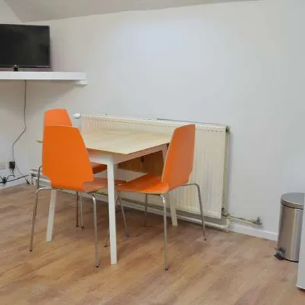 Rent this 1 bed apartment on Ecole maternelle Catteau-Horta in Rue Saint-Ghislain - Sint-Gisleinsstraat 40, 1000 Brussels
