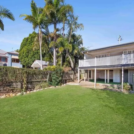 Rent this 3 bed apartment on 42 Haughton Street in Red Hill QLD 4059, Australia