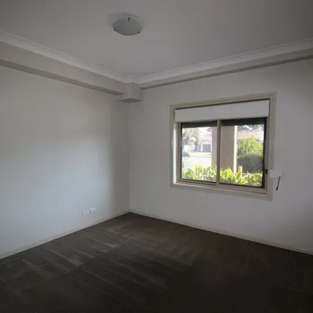 Image 3 - 30-32 Copeland Street, Sydney NSW 2170, Australia - Apartment for rent