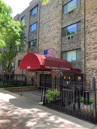 Rent this studio condo on 611 West Patterson Avenue in Chicago, IL 60613