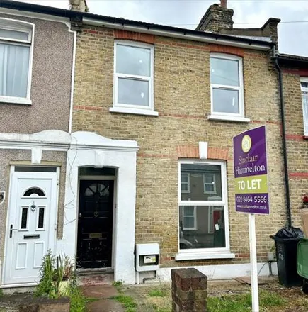 Rent this 3 bed townhouse on Sandhurst Road in London, London