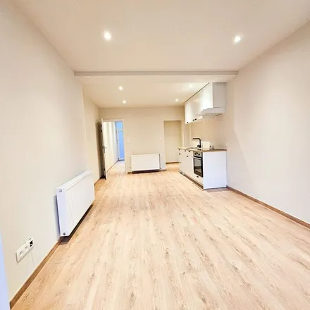 Rent this 2 bed apartment on Bosmanstraat 71 in 9160 Lokeren, Belgium