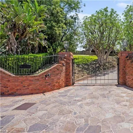 Image 2 - 10956 Winnetka Avenue, Los Angeles, CA 91311, USA - House for sale