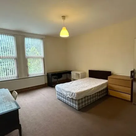 Image 7 - Westfield Crescent, Leeds, LS3 1EA, United Kingdom - Apartment for rent