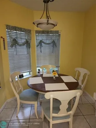 Image 4 - 2943 Port Royale Lane, Fort Lauderdale, FL 33308, USA - Townhouse for sale