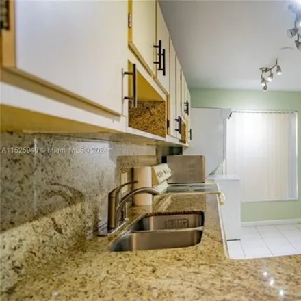 Image 7 - 1151 Northwest 99th Terrace, Pembroke Pines, FL 33024, USA - Townhouse for rent