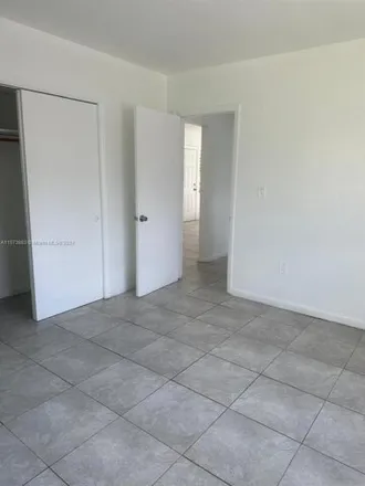 Image 4 - 1940 Northeast 167th Street, North Miami Beach, FL 33162, USA - House for rent