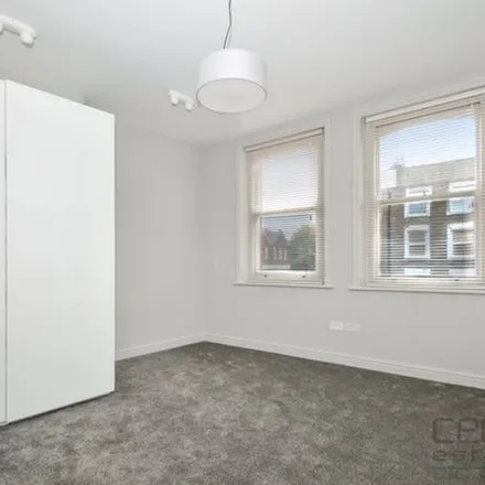 Rent this 5 bed apartment on eyegen in 298 Kilburn High Road, London
