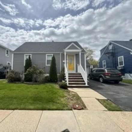 Rent this 3 bed house on 225 Bradford Avenue in Linden, NJ 07036