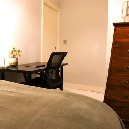 Rent this 1 bed apartment on Silverthorne in Mortimer Crescent, London