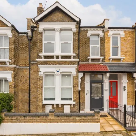 Rent this 3 bed townhouse on Hawkslade Road in London, SE15 3EL