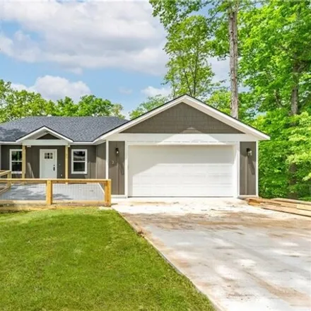 Buy this 3 bed house on 3 Montgomery Lane in Bella Vista, AR 72715
