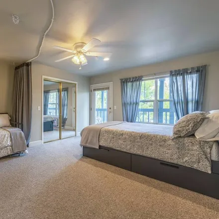 Rent this 1 bed condo on Hood River