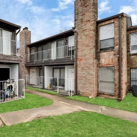 Buy this 1 bed house on West Airport Boulevard in Houston, TX 77071