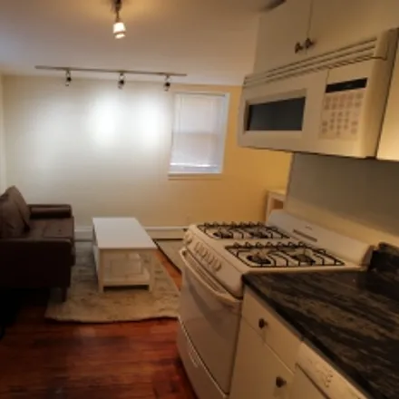 Rent this studio apartment on Cambridge