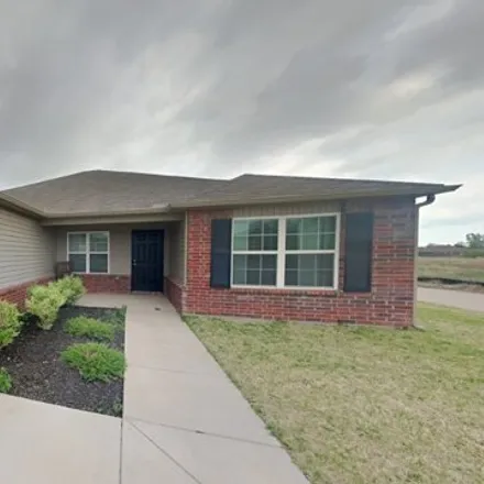 Rent this 3 bed house on 898 North Pheasant Way in Mustang, OK 73064