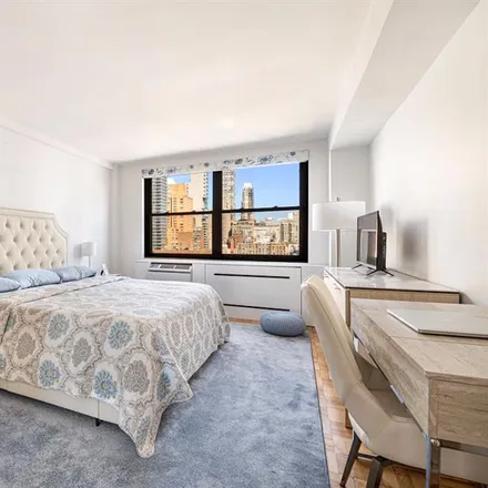 Image 5 - 235 EAST 57TH STREET 17F in New York - Apartment for sale