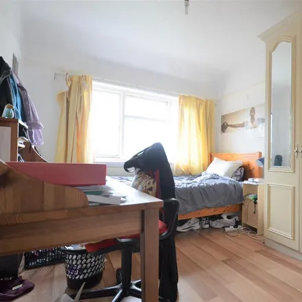 Image 5 - Poole Crescent, Metchley, B17 0PB, United Kingdom - Townhouse for rent