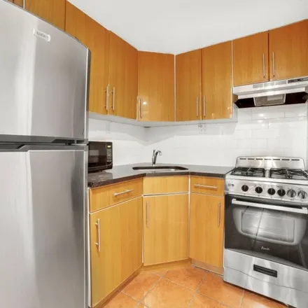 Rent this 2 bed apartment on 313 East 78th Street in New York, NY 10075