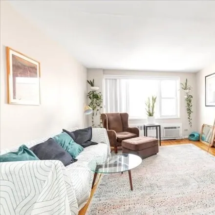 Image 2 - 110-15 71st Road, New York, NY 11375, USA - Apartment for sale