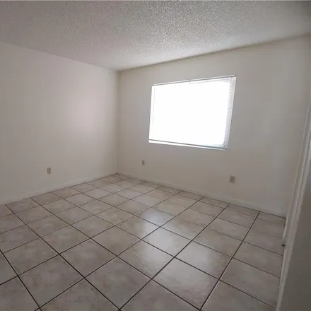 Image 7 - 5197 Eldora Circle, Spring Valley, NV 89146, USA - Duplex for rent