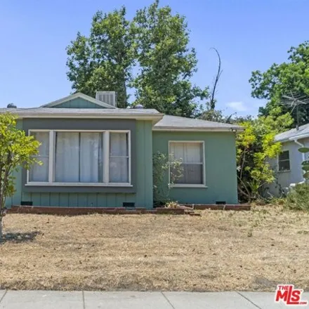 Image 3 - 8801 Zeiler Ave, California, 91331 - House for sale