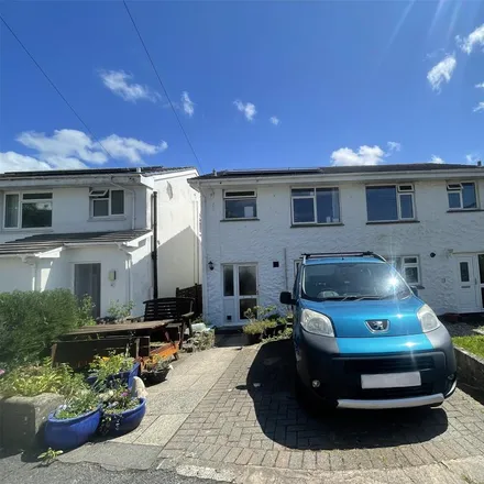 Rent this 3 bed house on Linden Close in Braunton, EX33 1AW