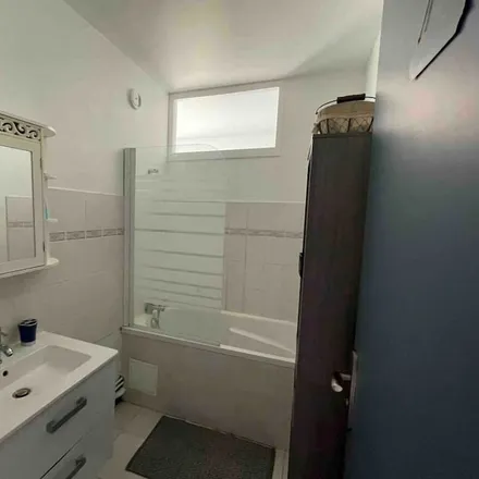 Rent this 2 bed apartment on Villiers Sur Marne in Place Saint-Christophe, 94350 Villiers-sur-Marne