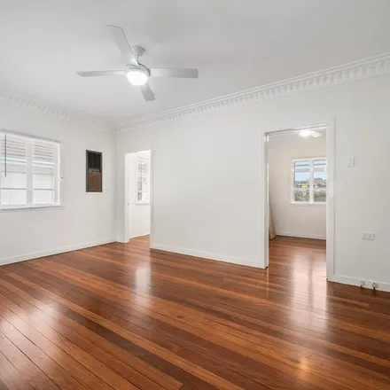 Rent this 3 bed apartment on 22 Tenby Street in Mount Gravatt QLD 4122, Australia