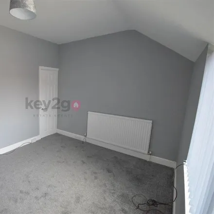 Image 2 - 165 Manvers Road, Sheffield, S20 1BA, United Kingdom - Townhouse for rent