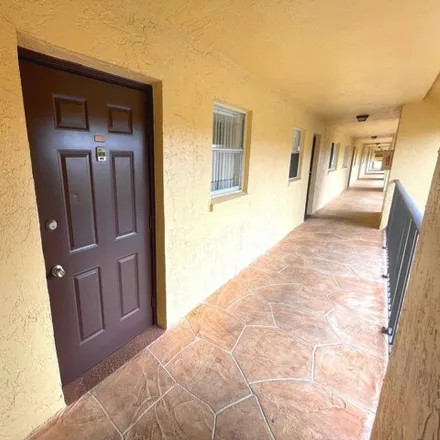 Image 4 - 2805 SW 22nd Ave Unit 2070, Delray Beach, Florida, 33445 - Condo for rent