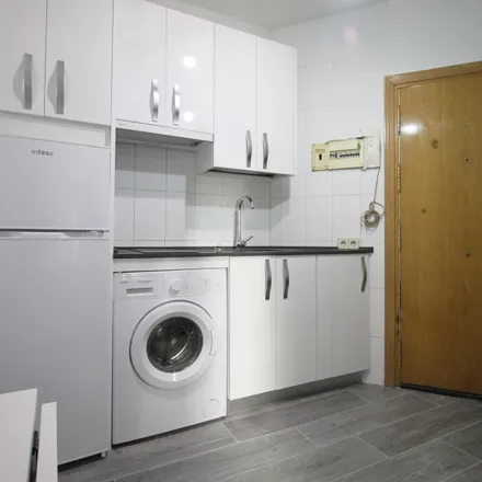 Image 6 - Calle de Sagasta, 5, 28004 Madrid, Spain - Apartment for rent