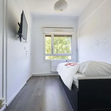 Rent this 1 bed room on Résidence Les Jardins du Rectorat in Rue du Ruisselet, 51100 Reims