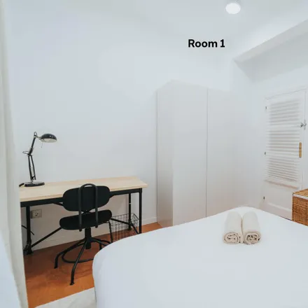 Rent this 6 bed room on Joaquín Costa - Gta. López Hoyos in Calle de Francisco Silvela, 28006 Madrid