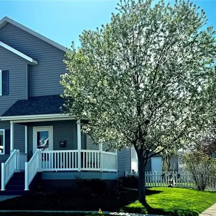 Buy this 3 bed house on 809 8th Street Northwest in Cedar Rapids, IA 52405