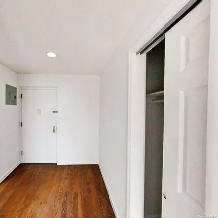 Image 3 - 84-70 129th Street, New York, NY 11415, USA - Apartment for sale