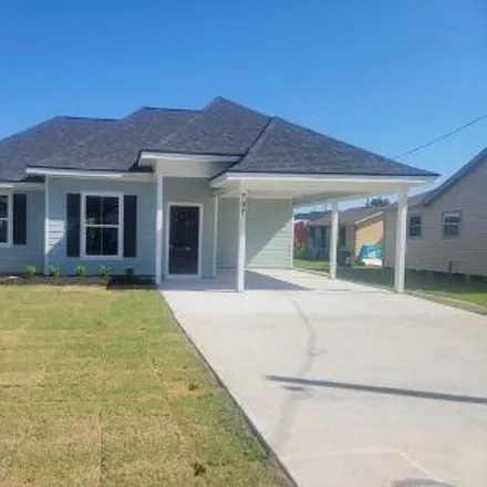 Buy this 3 bed house on 744 Live Oak Street in Lake Charles, LA 70601